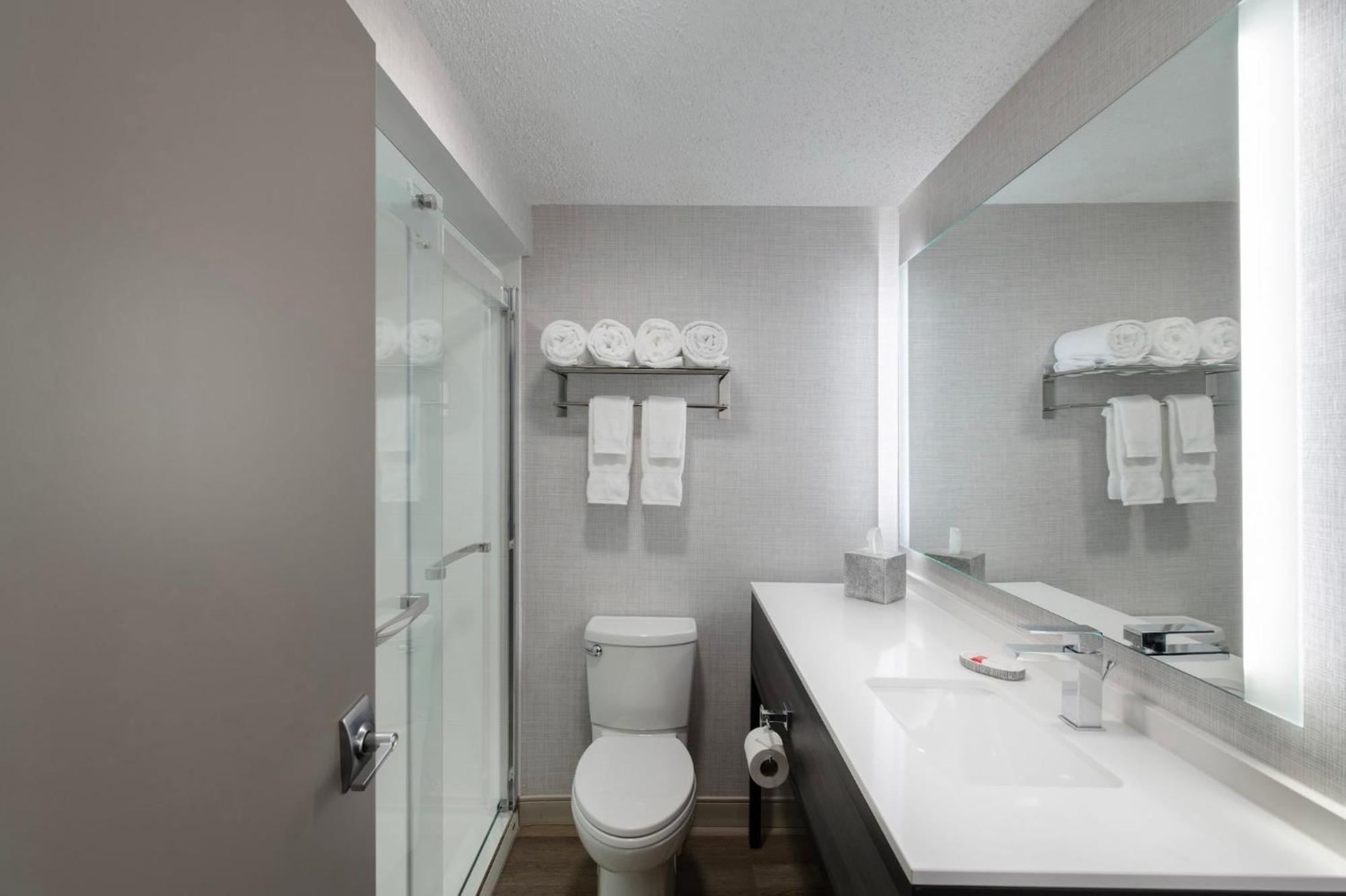 Holiday Inn Express South Burlington - Downtown By Ihg Exterior foto